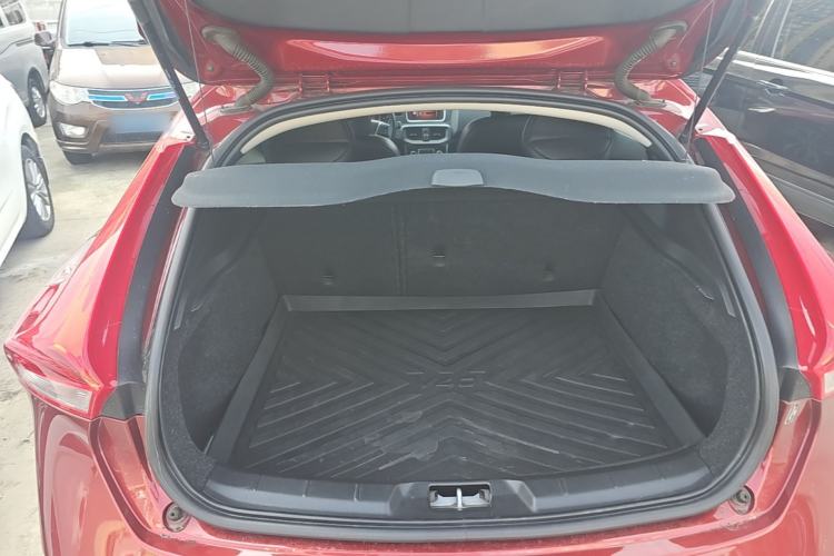 Used Volvo V40 2018 T3 Zhiyi Edition Trunk
