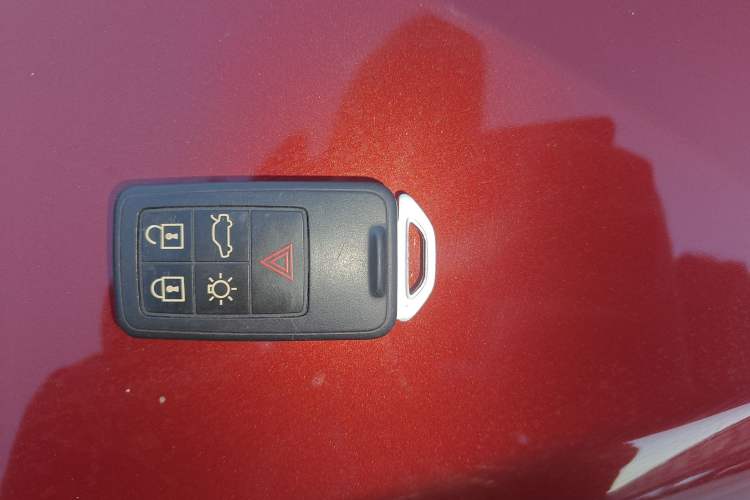 Used Volvo V40 2018 T3 Zhiyi Edition Vehicle Key