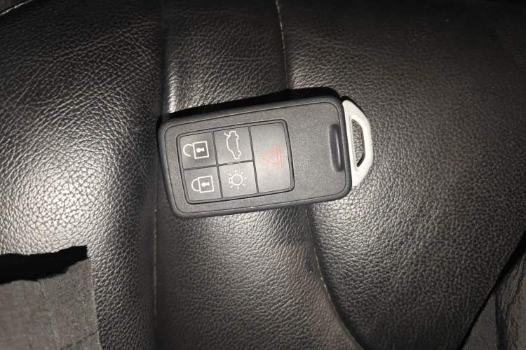 Used Volvo V40 2018 T3 Zhiyi Edition Vehicle Key