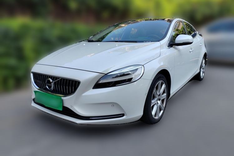 Used Volvo V40 2018 T3 Zhiya Edition Guazi used car, China used car export, Used car for sale, Used  cars, Cheapest cars for sale