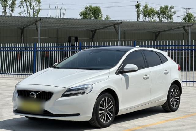 Used Volvo V40 2018 T3 Zhiyi Edition