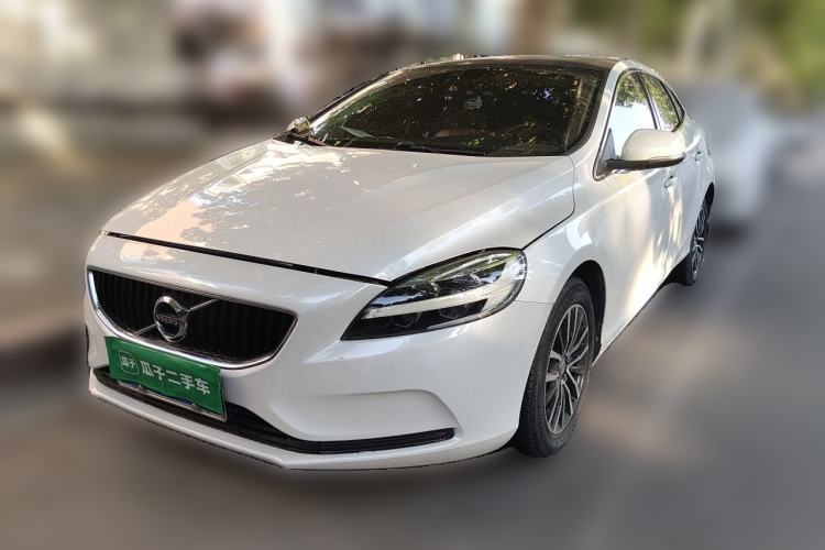 Volvo V40 2018 T3 Zhiyi Edition de segunda mano Guazi used car, China used car export, Used car for sale, Used cars, Cheapest cars for sale