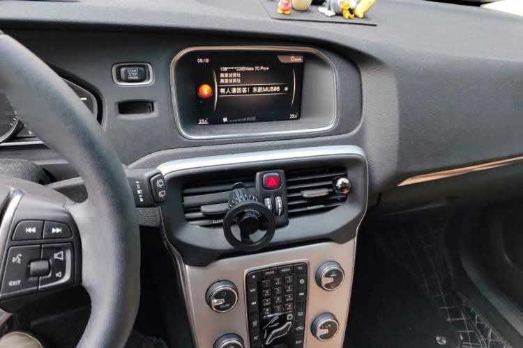Used Volvo V40 2018 T3 Zhiya Edition Audio And AC Panel