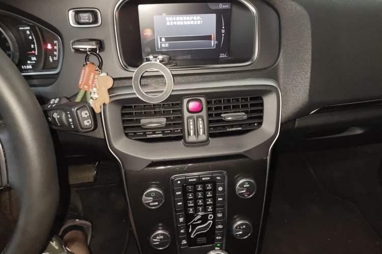 Used Volvo V40 2018 T3 Zhiyi Edition Audio And AC Panel