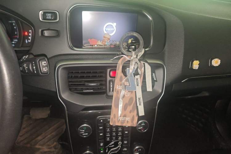 Used Volvo V40 2018 T3 Zhiyi Edition Audio And AC Panel