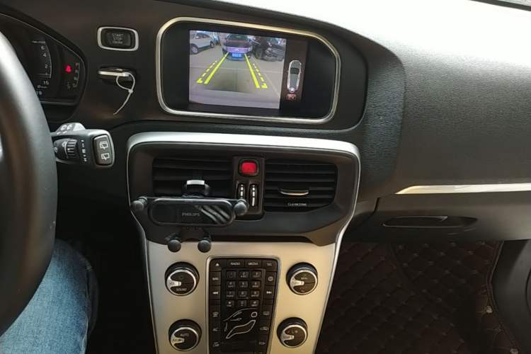 Used Volvo V40 2018 T3 Zhiya Edition Audio And AC Panel