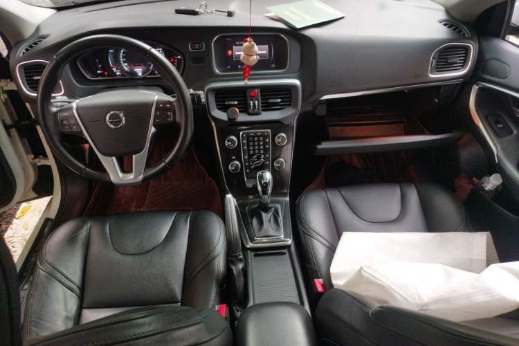Used Volvo V40 2018 T3 Zhiyi Edition Audio And AC Panel