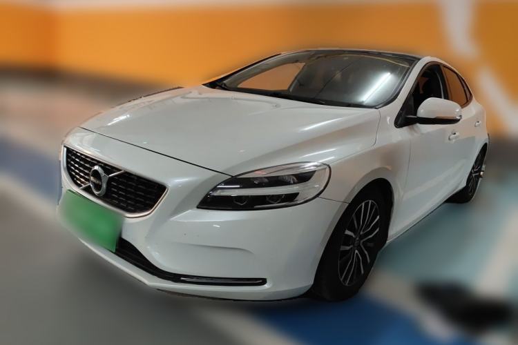 Used Volvo V40 2018 T3 Zhiyi Edition Guazi used car, China used car export, Used car for sale, Used  cars, Cheapest cars for sale