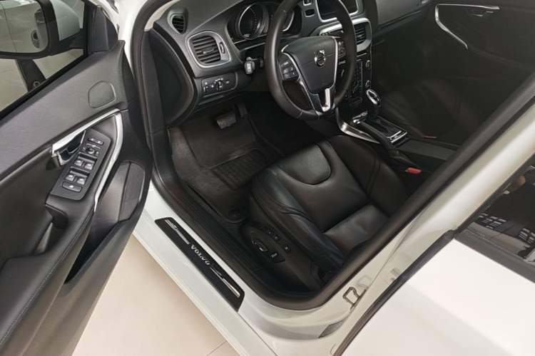Used Volvo V40 2018 T3 Zhiyi Edition Driver Seat
