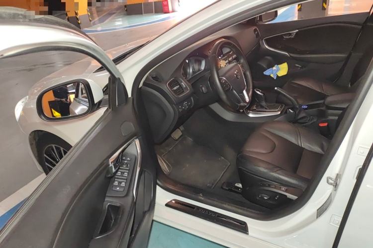 Used Volvo V40 2018 T3 Zhiyi Edition Driver Seat