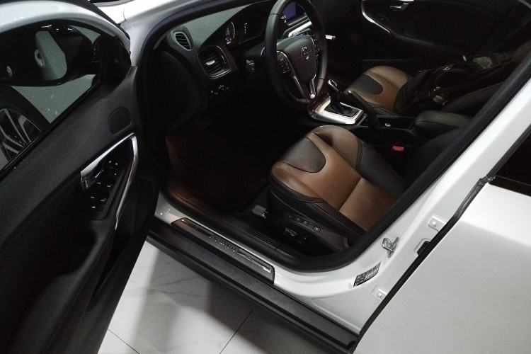 Used Volvo V40 2018 Cross Country T3 Zhiya Edition Driver Seat