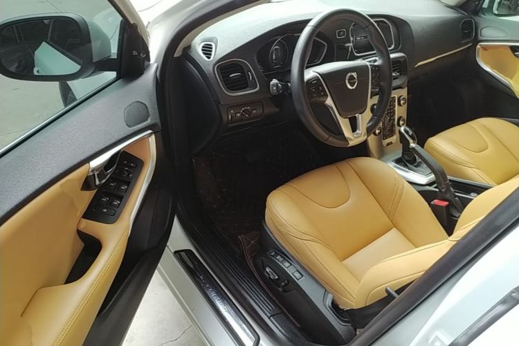 Used Volvo V40 2018 T3 Zhiya Edition Driver Seat