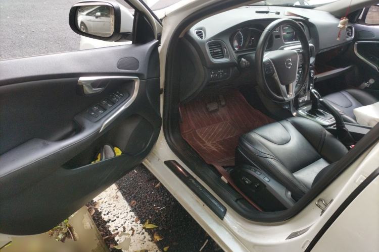 Used Volvo V40 2018 T3 Zhiyi Edition Driver Seat