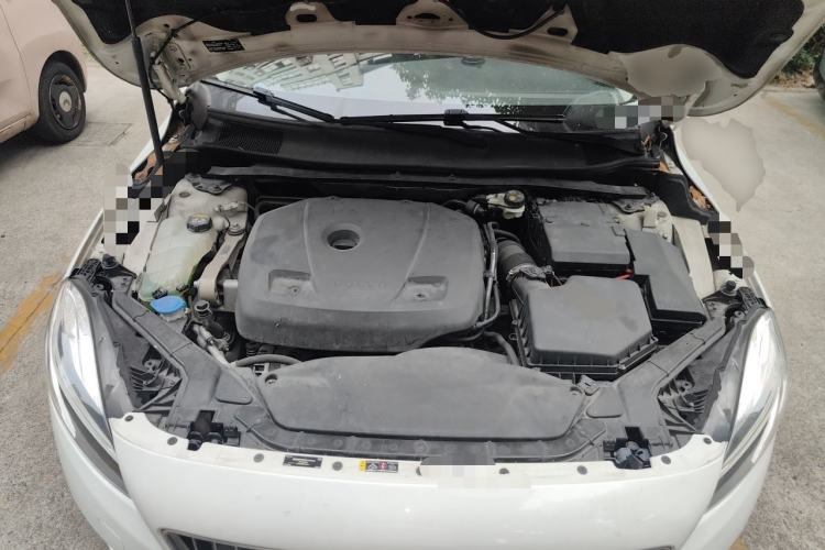 Used Volvo V40 2018 T3 Zhiya Edition Engine Bay