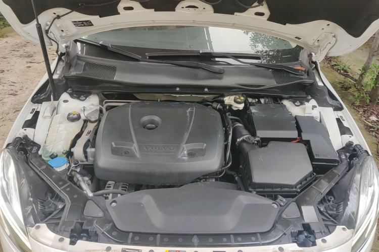 Used Volvo V40 2018 T3 Zhiya Edition Engine Bay