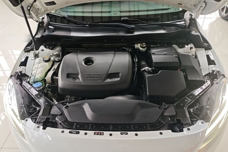 Used Volvo V40 2018 T3 Zhiyi Edition Engine Bay