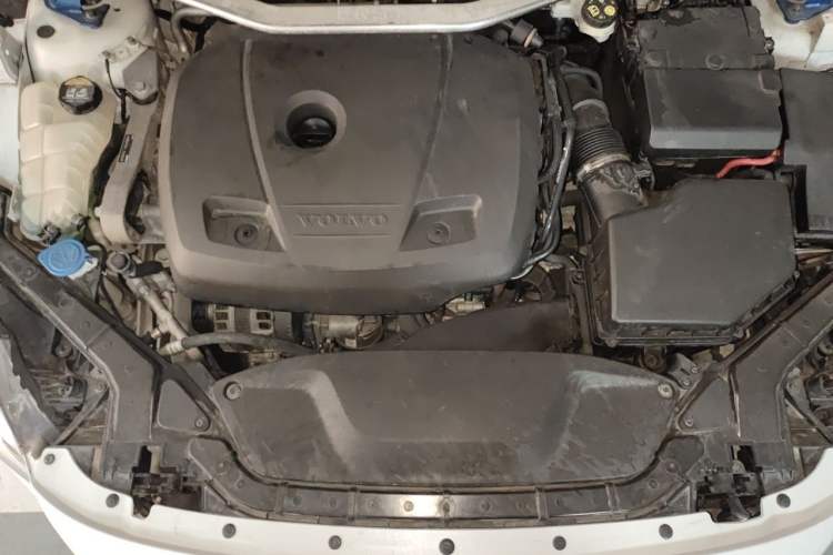 Used Volvo V40 2018 T3 Zhiyi Edition Engine Bay
