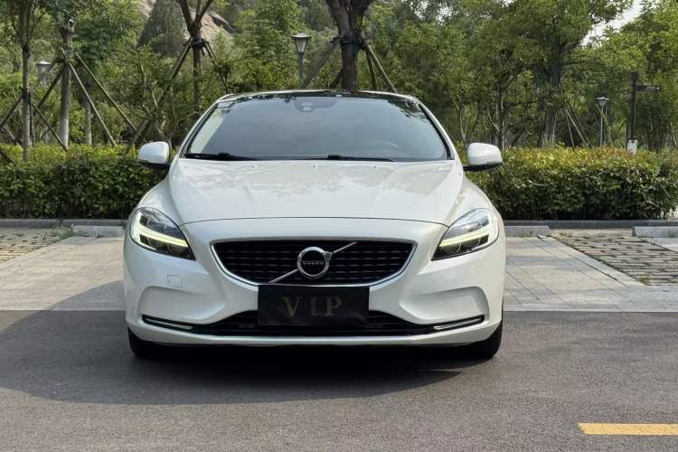 Used Volvo V40 2018 T3 Zhiyi Edition Engine Bay