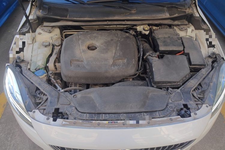 Used Volvo V40 2018 T3 Zhiya Edition Engine Bay