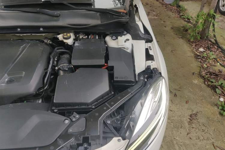Used Volvo V40 2018 T3 Zhiya Edition Engine Bay Left