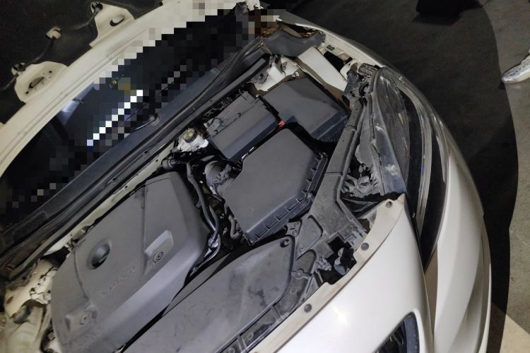 Used Volvo V40 2018 T3 Smart Edition Engine Bay Left