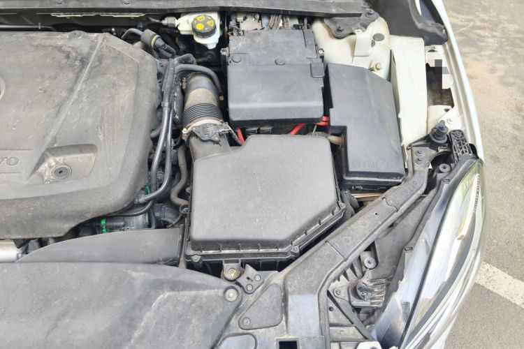 Used Volvo V40 2018 Cross Country T3 Zhiya Edition Engine Bay Left