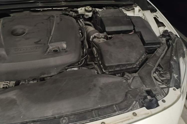 Used Volvo V40 2018 T3 Zhiya Edition Engine Bay Left