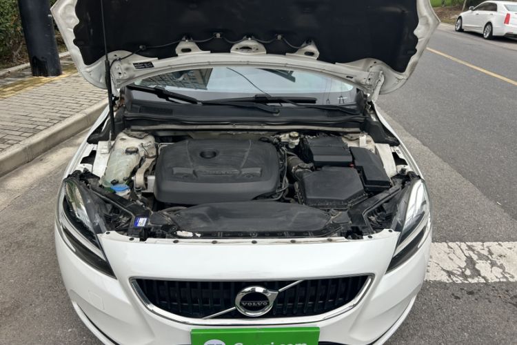 Used Volvo V40 2018 T3 Zhiyi Edition Engine Bay
