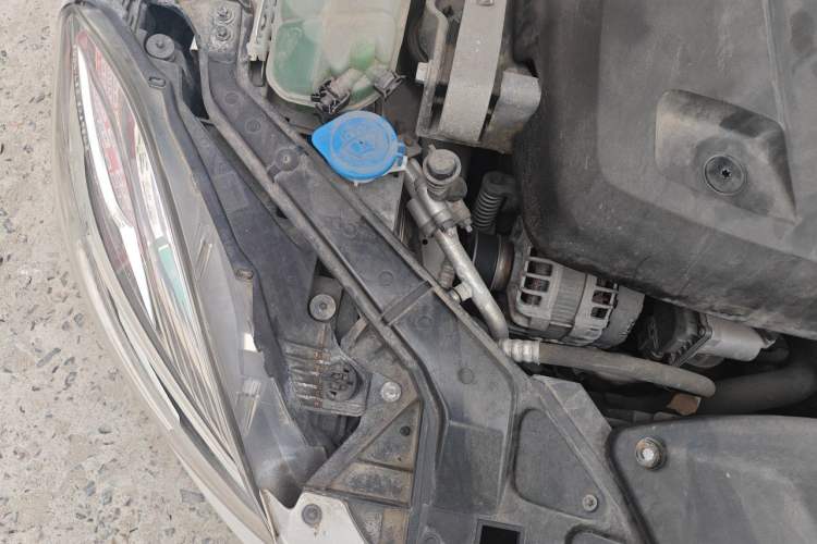 Used Volvo V40 2018 T3 Zhiyi Edition Engine Bay Right