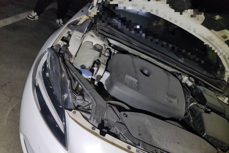 Used Volvo V40 2018 T3 Smart Edition Engine Bay Right