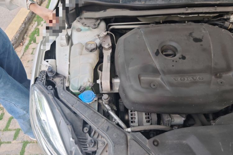Used Volvo V40 2018 T3 Zhiya Edition Engine Bay Right