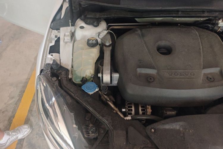 Used Volvo V40 2018 T3 Zhiyi Edition Engine Bay Right