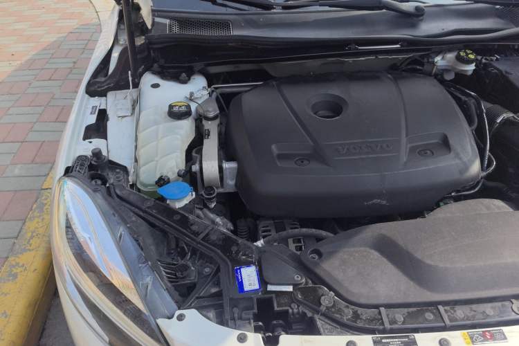 Used Volvo V40 2018 T3 Zhiyi Edition Engine Bay Right