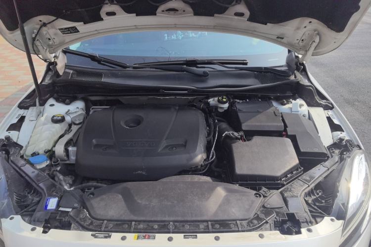 Used Volvo V40 2018 T3 Zhiyi Edition Engine Bay