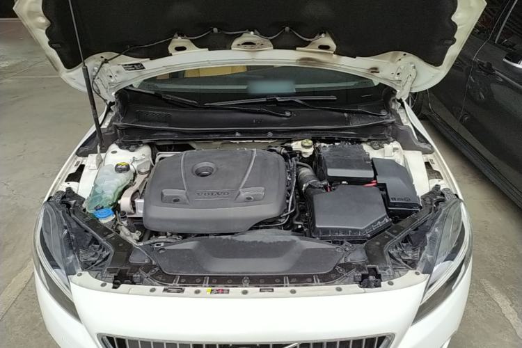 Used Volvo V40 2018 T3 Zhiya Edition Engine Bay