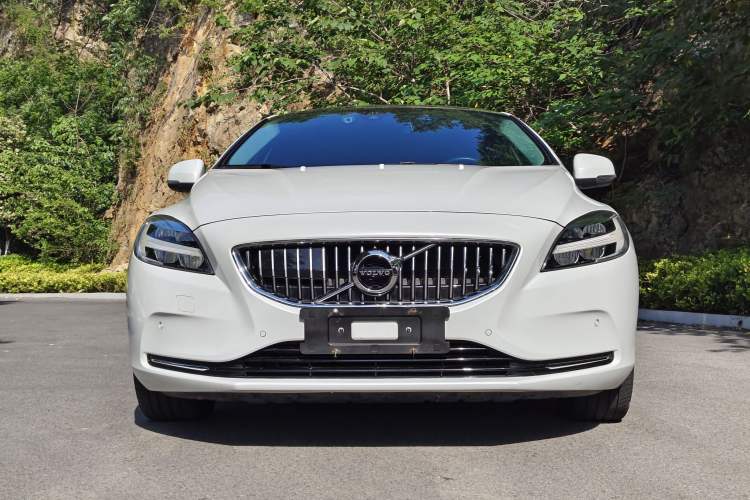 Used Volvo V40 2018 T3 Zhiya Edition Exterior 1