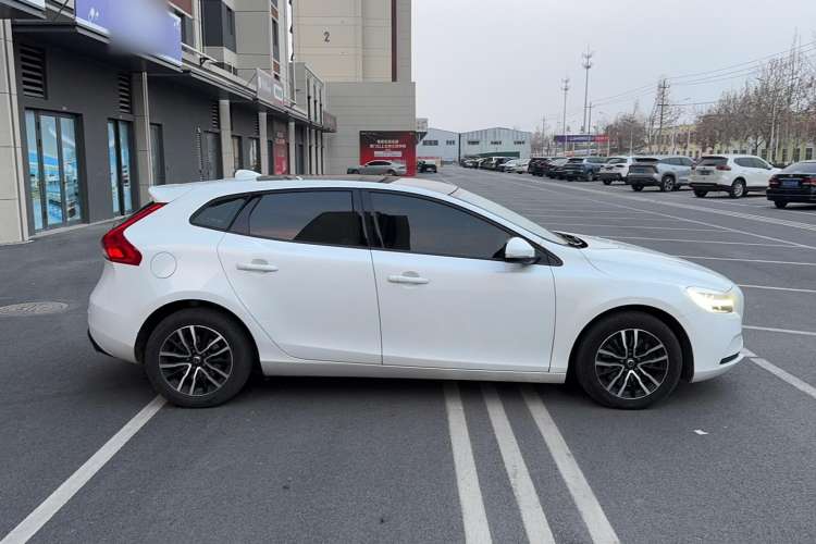Used Volvo V40 2018 T3 Zhiyi Edition Exterior 2