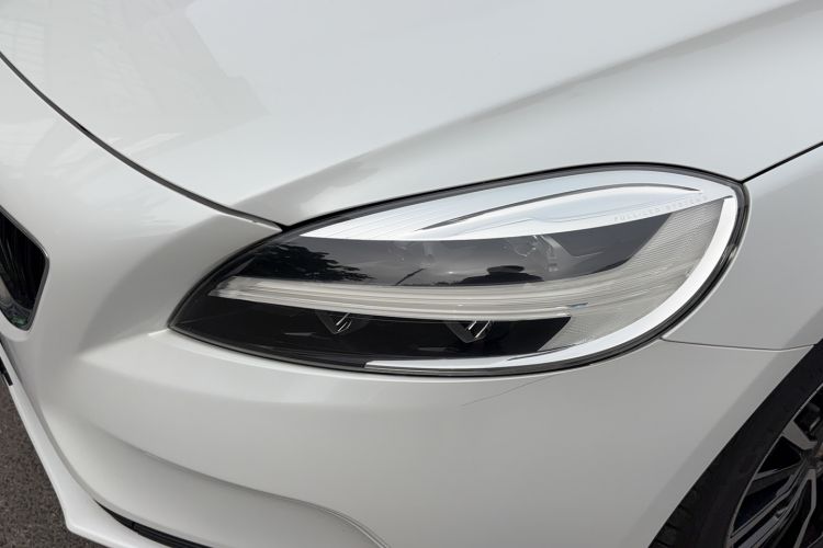 Used Volvo V40 2018 T3 Zhiyi Edition Exterior 2