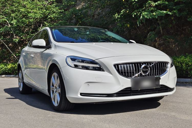Used Volvo V40 2018 T3 Zhiya Edition Exterior 2