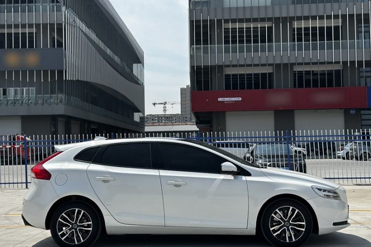 Used Volvo V40 2018 T3 Zhiyi Edition Exterior 3