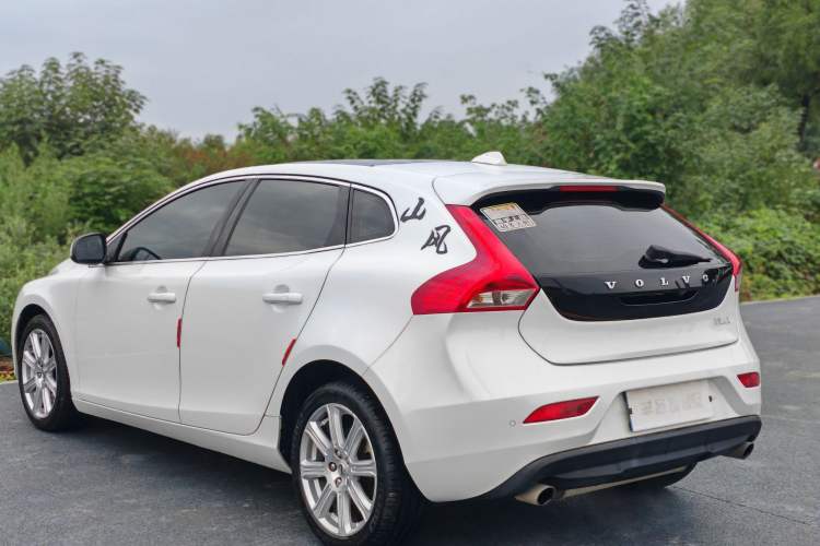 Used Volvo V40 2018 T3 Zhiya Edition Exterior 4