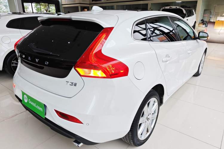 Used Volvo V40 2018 T3 Zhiya Edition Exterior 5
