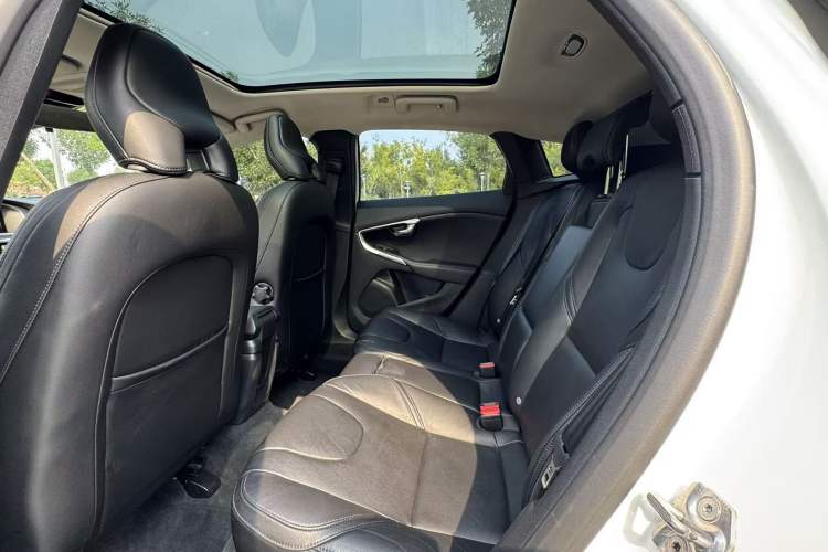 Used Volvo V40 2018 T3 Zhiyi Edition Exterior 5