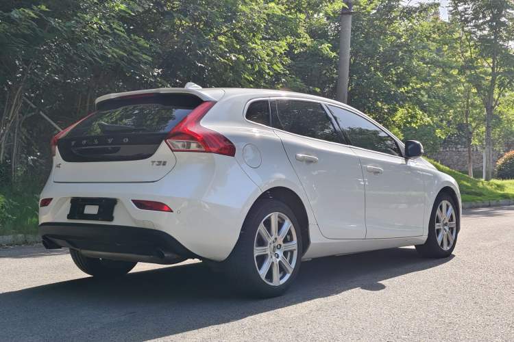 Used Volvo V40 2018 T3 Zhiya Edition Exterior 5