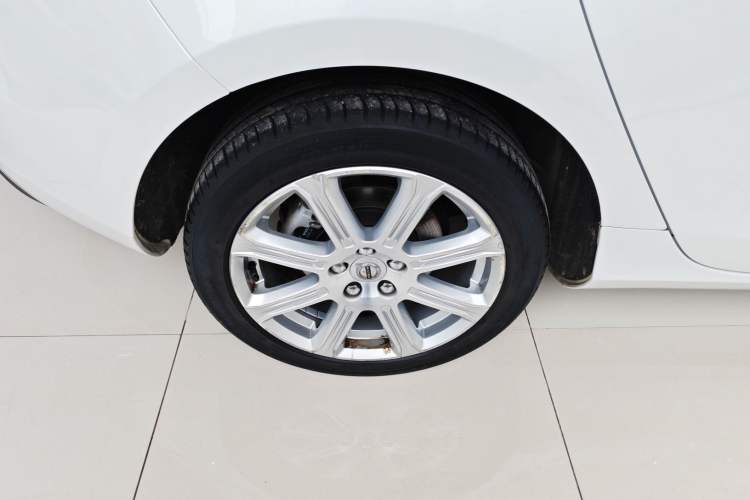 Used Volvo V40 2018 T3 Zhiya Edition Exterior 8