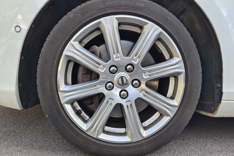 Used Volvo V40 2018 T3 Zhiya Edition Exterior 9