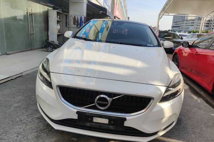 Used Volvo V40 2018 T3 Zhiyi Edition Front