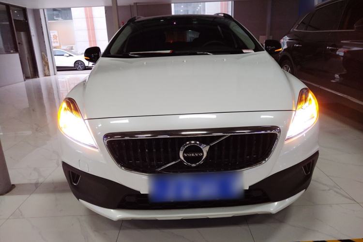 Used Volvo V40 2018 Cross Country T3 Zhiya Edition Front