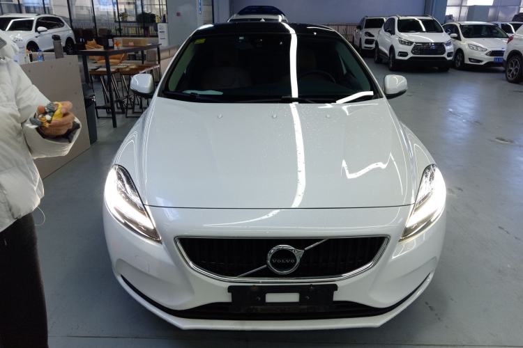 Used Volvo V40 2018 T3 Zhiyi Edition Front