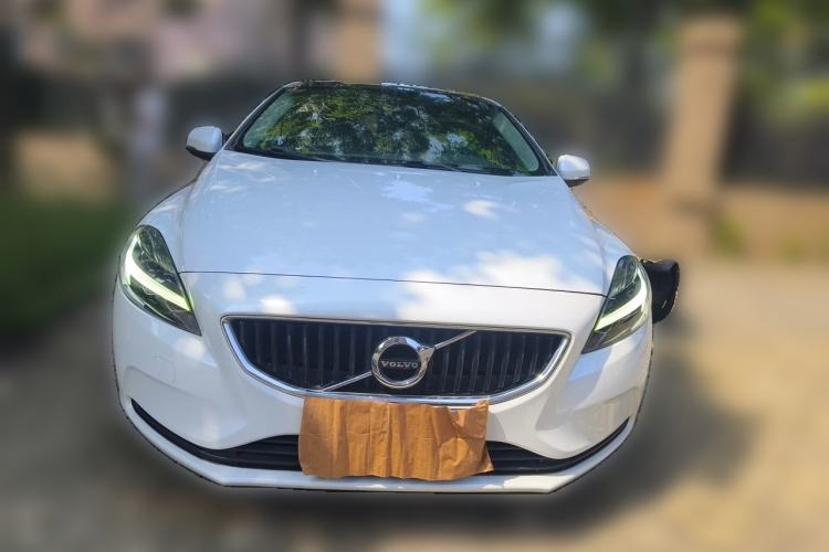 Used Volvo V40 2018 T3 Zhiyi Edition Front
